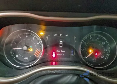 2014 Jeep Cherokee Latitude z USA, uszkodzony, nr VIN 1C4PJMCS3EW124655